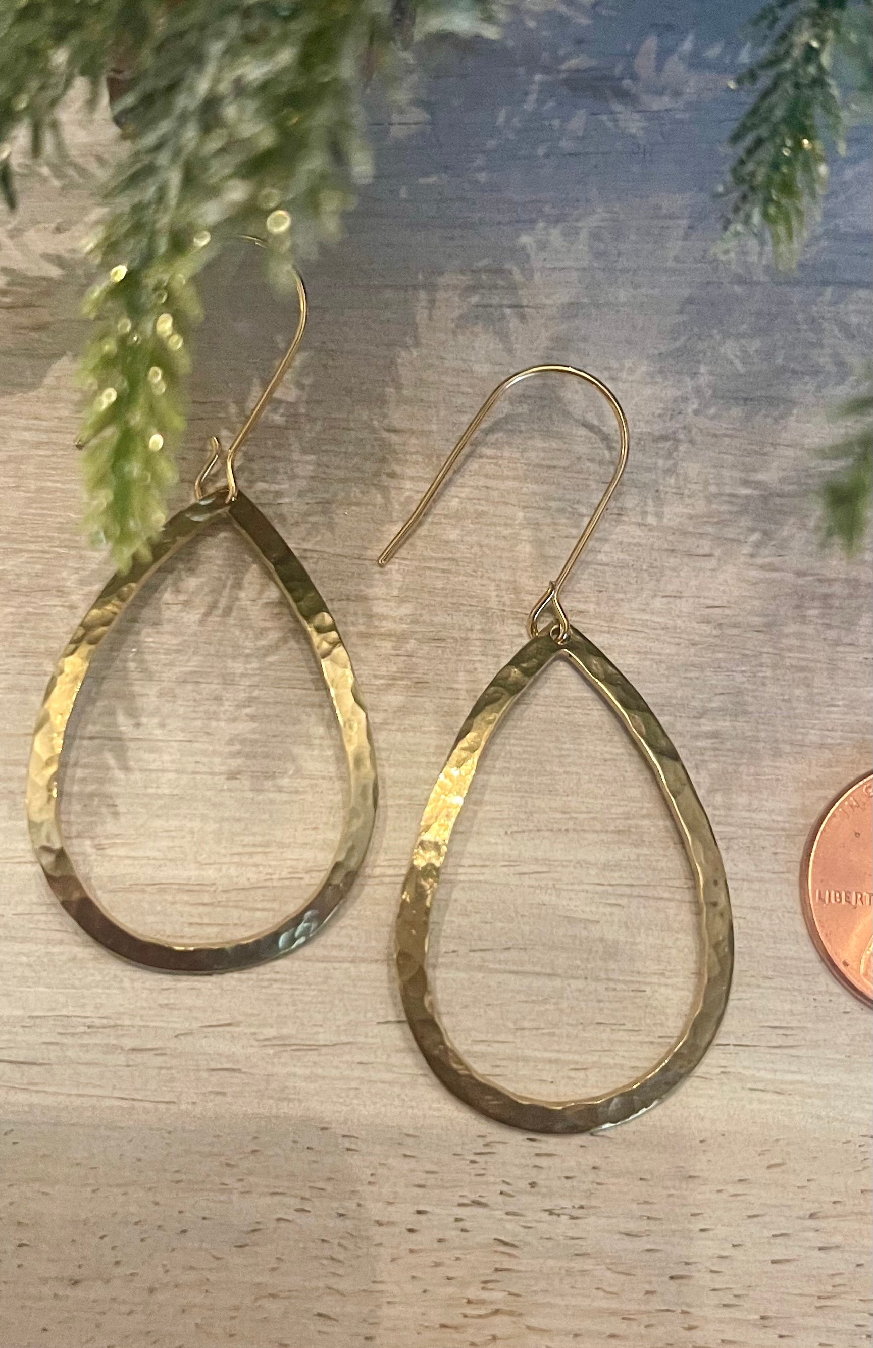 Teardrop hammered dangles   E-10